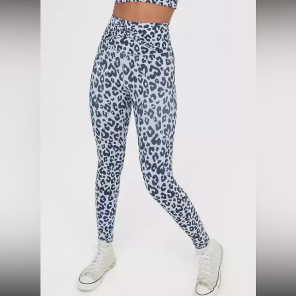 American eagle real me high waisted twist leggings!